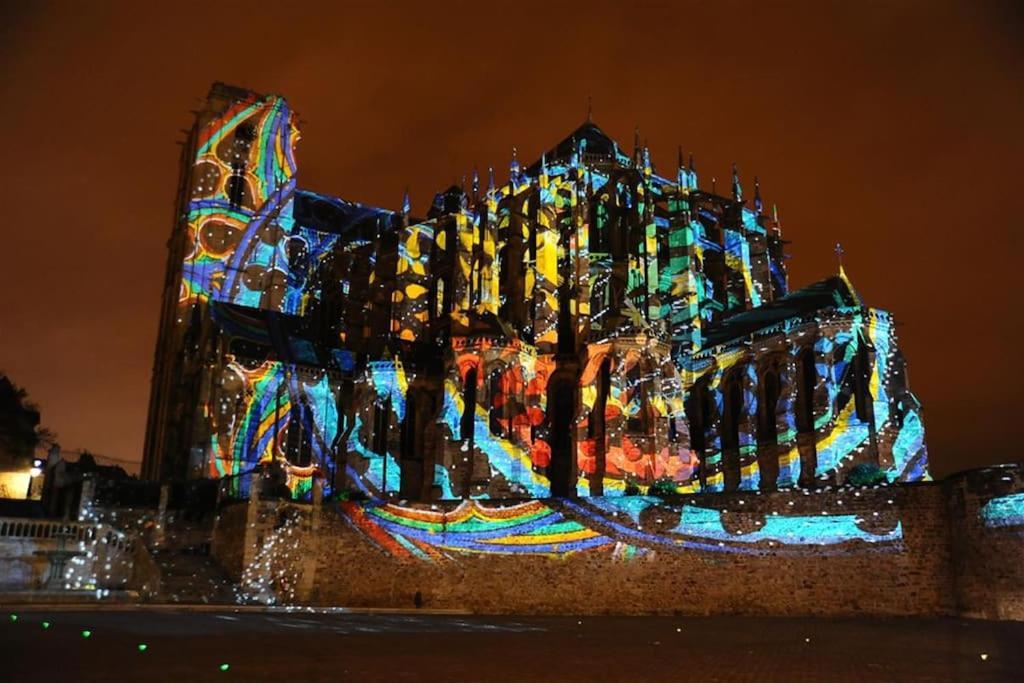 A La * Saint Pavace